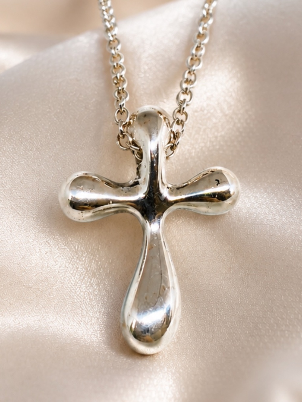 Tiffany & Co. Elsa Peretti Teardrop Cross Necklace Sterling Silver 16”